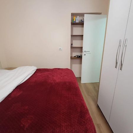 Ferienwohnung Ajla Komuna Apartament Tirana Exterior foto