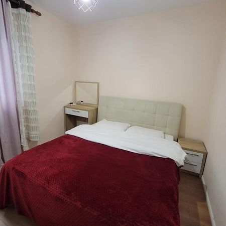 Ferienwohnung Ajla Komuna Apartament Tirana Exterior foto