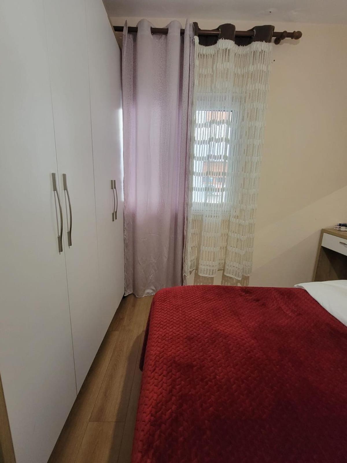 Ferienwohnung Ajla Komuna Apartament Tirana Exterior foto