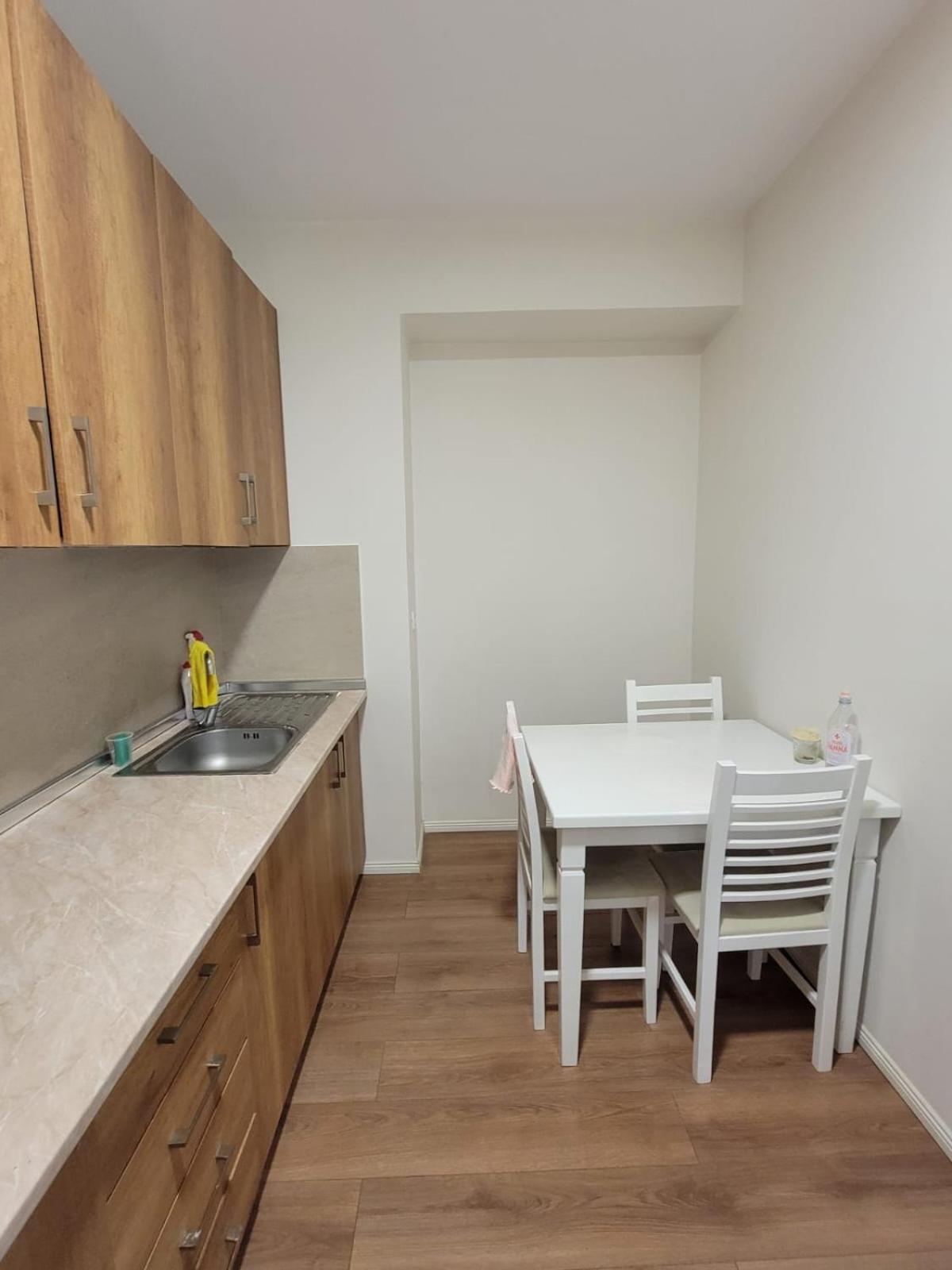 Ferienwohnung Ajla Komuna Apartament Tirana Exterior foto