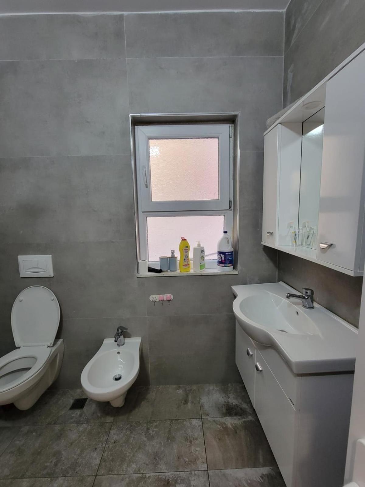 Ferienwohnung Ajla Komuna Apartament Tirana Exterior foto
