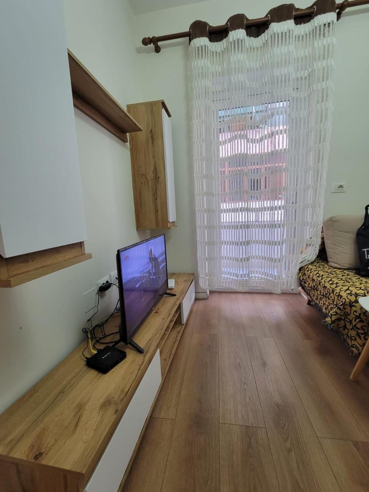 Ferienwohnung Ajla Komuna Apartament Tirana Exterior foto