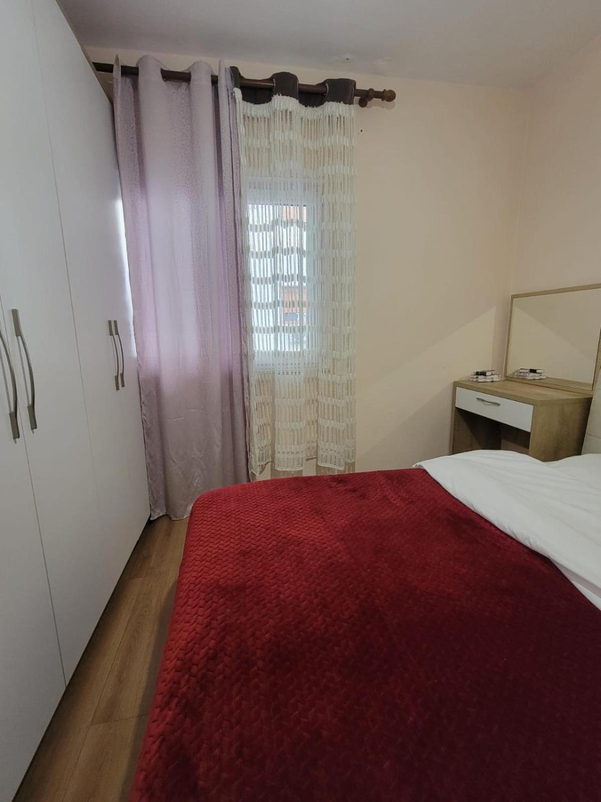 Ferienwohnung Ajla Komuna Apartament Tirana Exterior foto