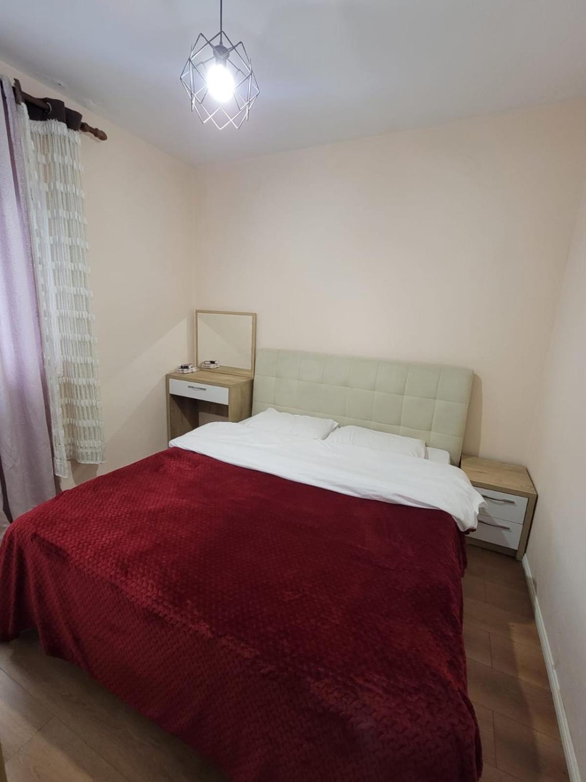 Ferienwohnung Ajla Komuna Apartament Tirana Exterior foto